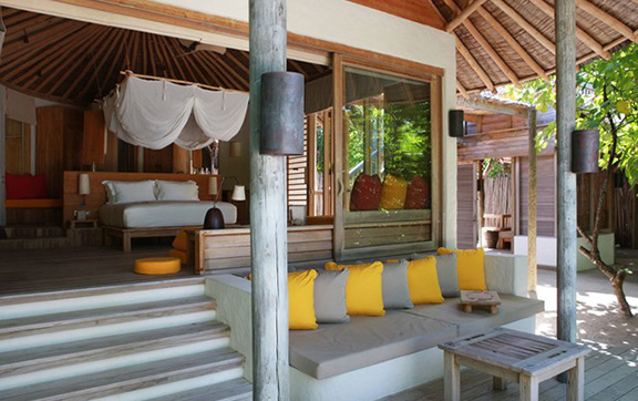 six_senses_laamu_room-lagoon-beach-villa