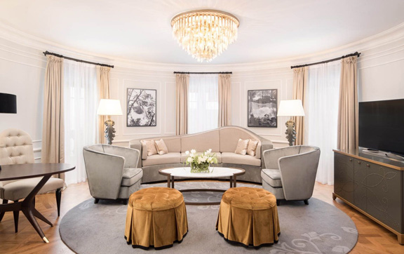 9-royal-suite