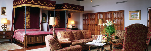 parador-de-santiago-de-compostela-cardinal-suite