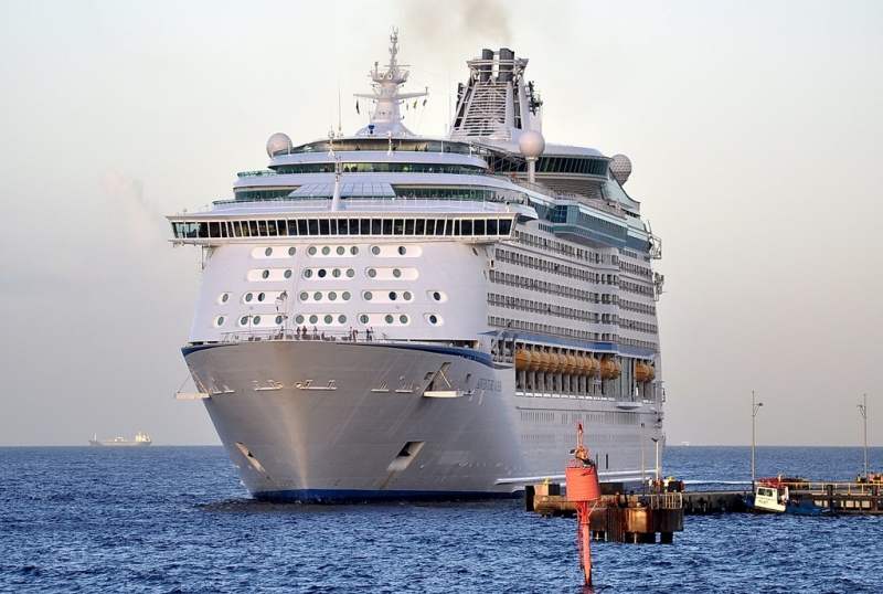 Adventure of the Seas (Photo: Cees Bustraan)