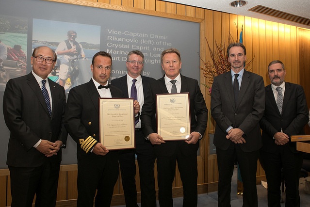 Mr Kitack Lim, IMO Secretary-General (left), Crystal Esprit Vice Captain Damir Rikanovic (2nd from left) and Fleet Captain Gustaf Grönberg, SVP Marine Operation & Newbuilding, accepting for Mr Kurt Dreyer, Marina Team Leader (2nd from right) at the 2017 IMO Award for Exceptional Bravery at Sea