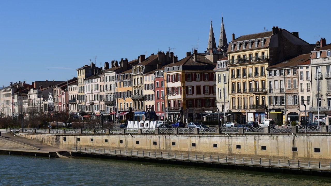 Macon Lyon Platinum Cruising