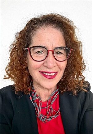 Thumbnail Leslie Loble Profile Image