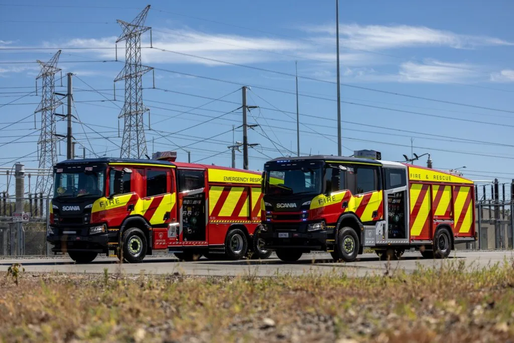 FRONTLINE FIRE COMMOTION MEDIA COM 8911 resized