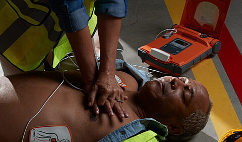 Emergency Care AE Ds G5 Real CPR Help