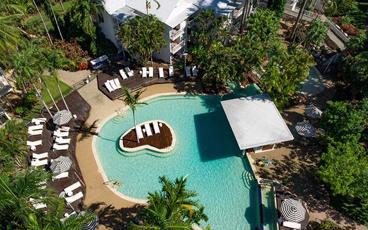 Treat Yourself to a Relaxing Escape at the Beach-side Oaks Resort Port Douglas