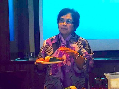 Mildred Villason, cooking demonstration