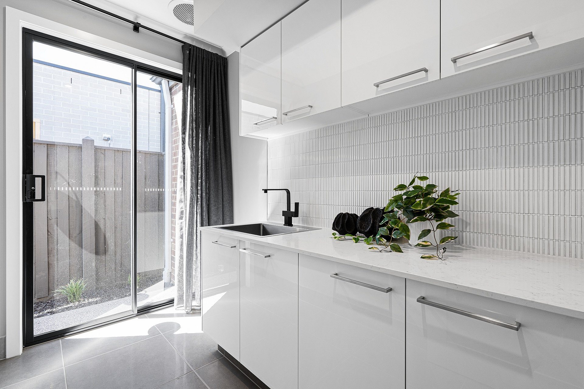 12 Gumnut Gr Donnybrook Laundry