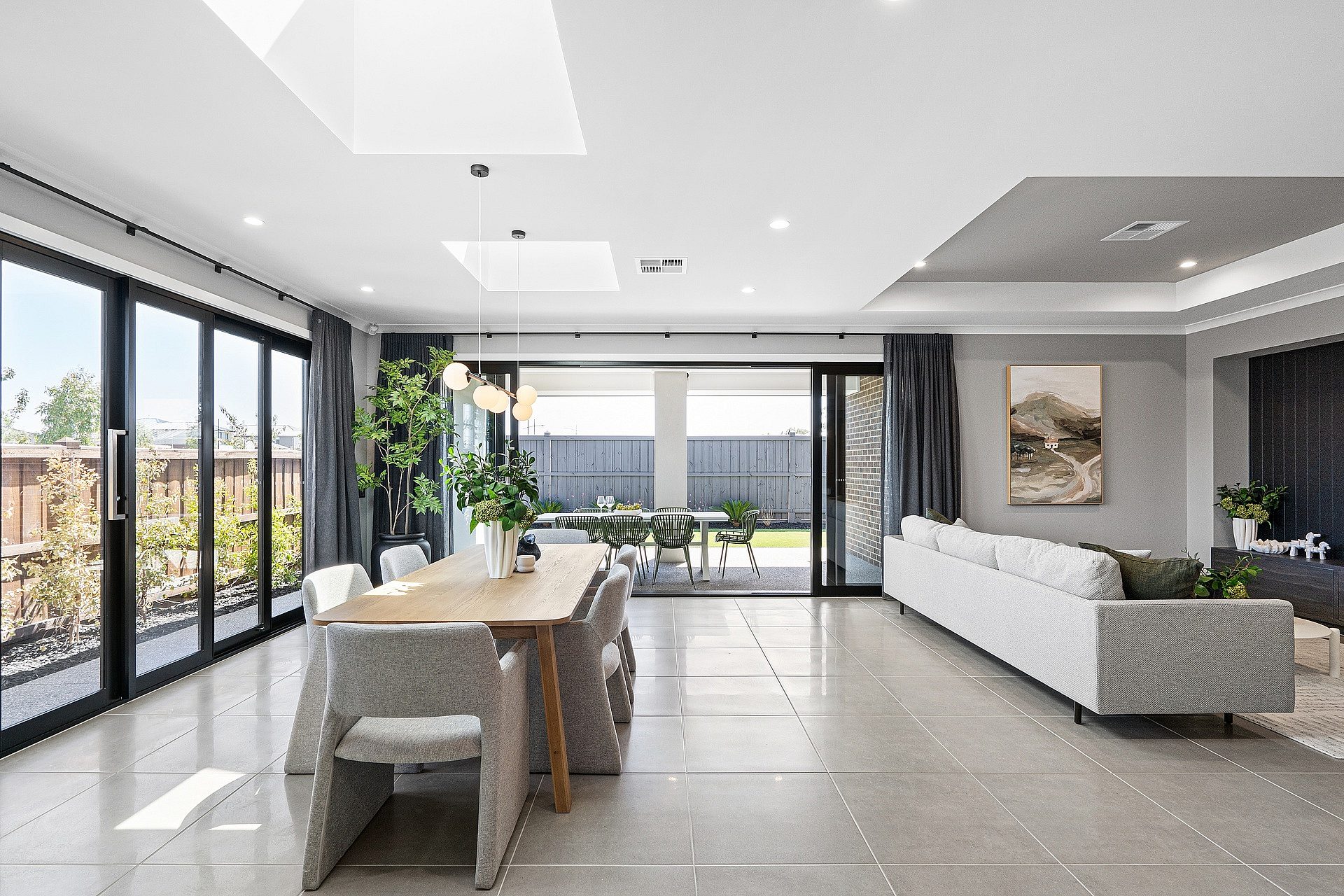 12 Gumnut Gr Donnybrook Livingadn Dining3