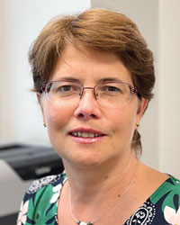 Dr Julia Escardo-Paton