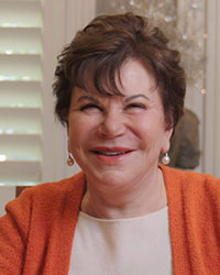 Dr Anne Clark