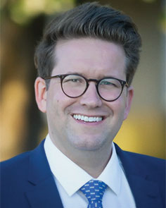 Dr Sam Daniels