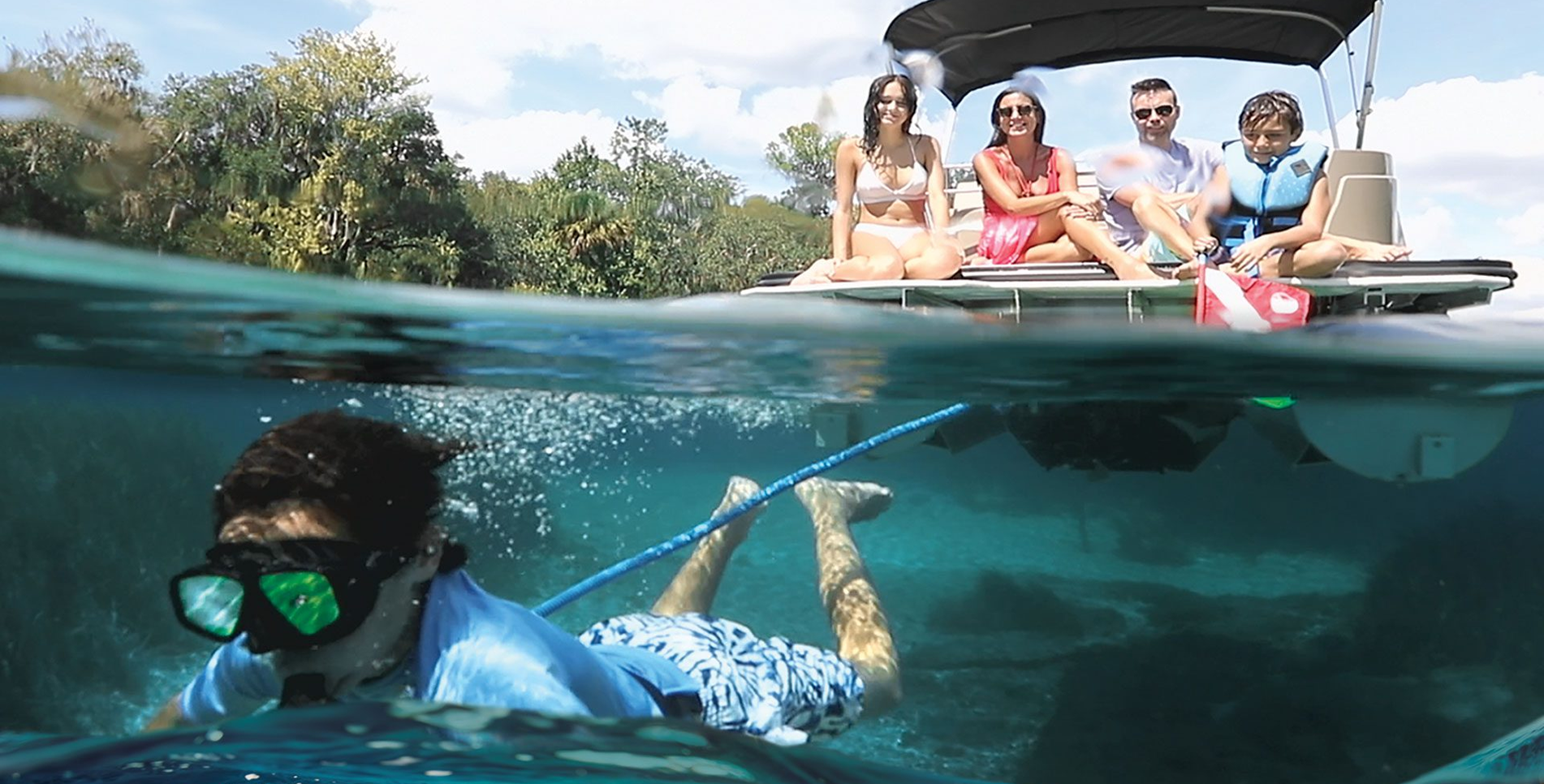 Ecojet Pontoon-Boy Swimming