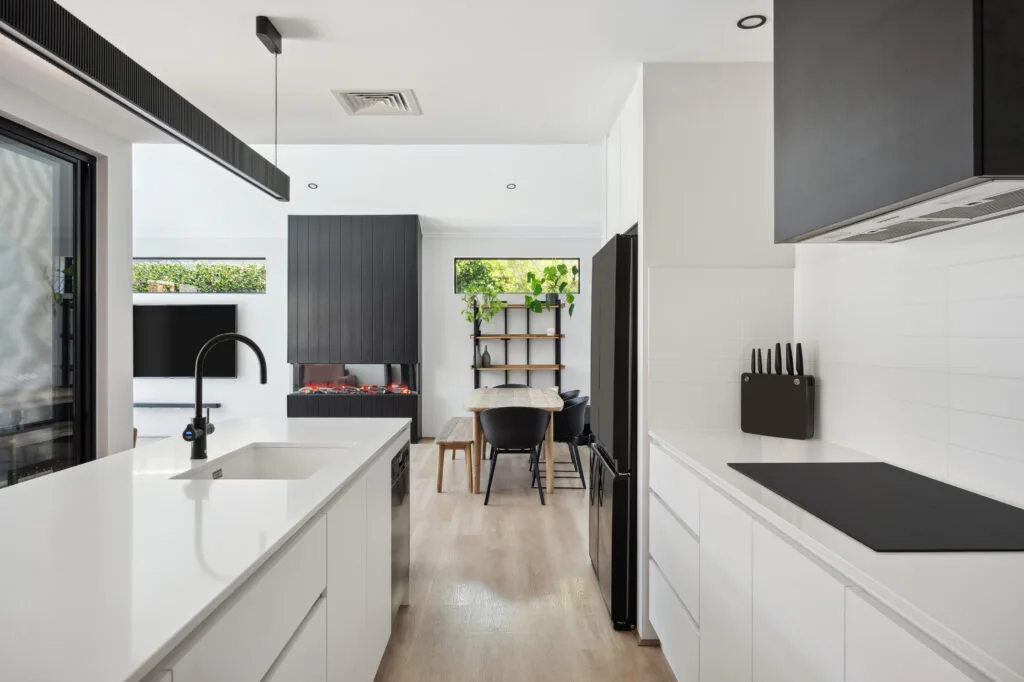 Kitchener Road Alfred Cove 10 HR