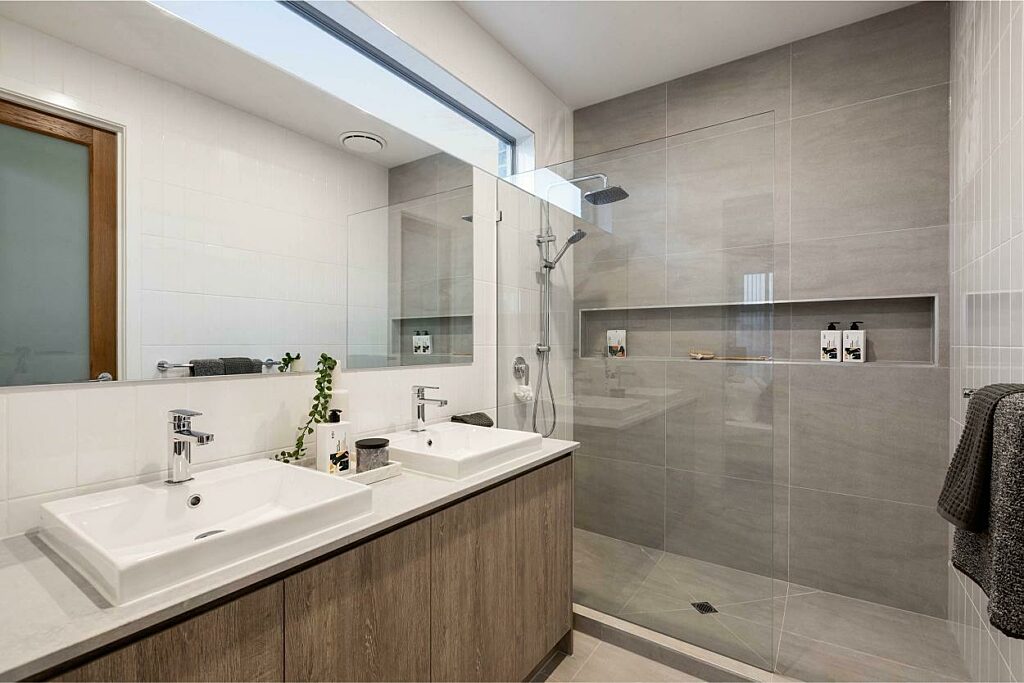 KNBG609142 Guildford27 Heroes 019