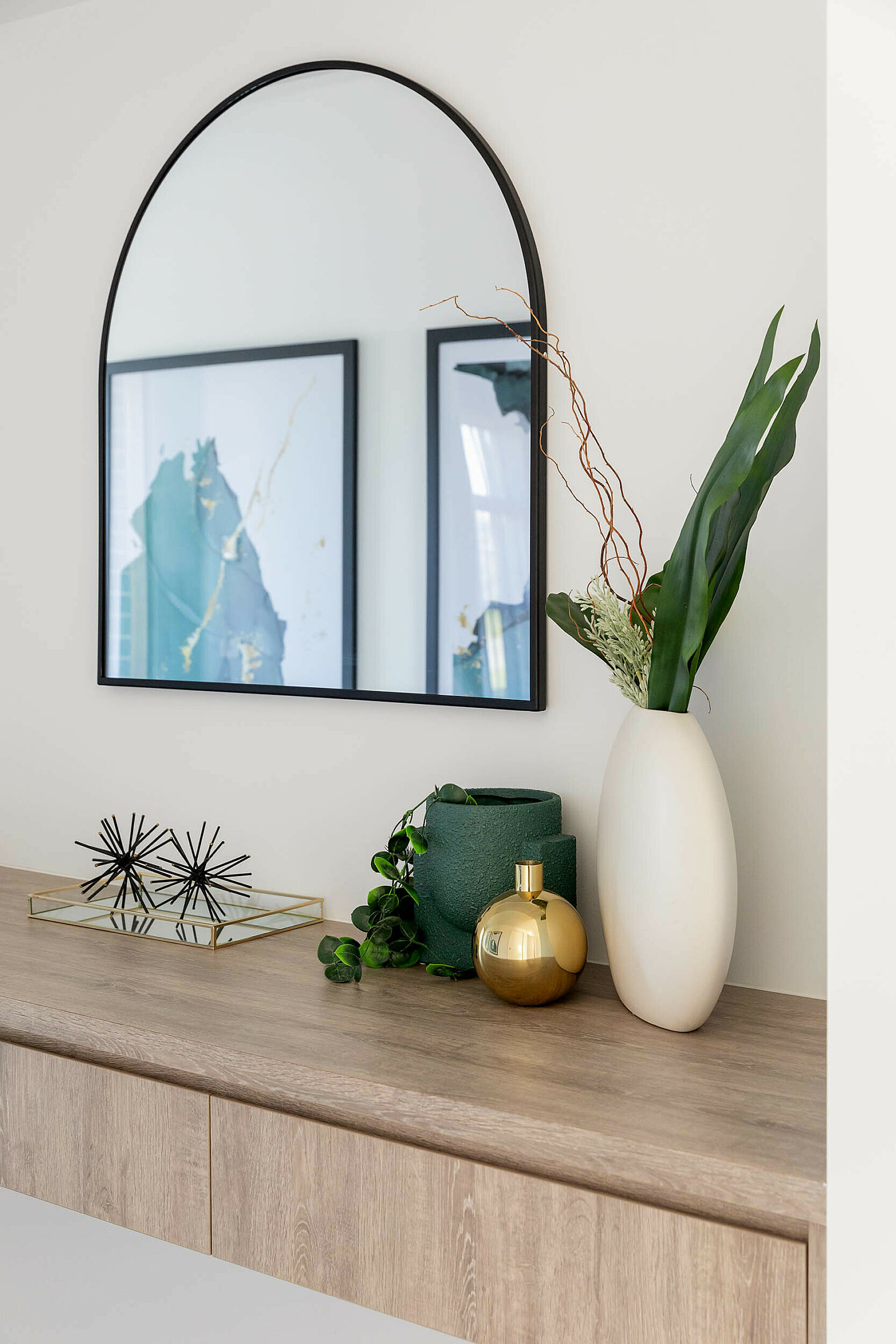 KNBG609142 Guildford27 Details 006