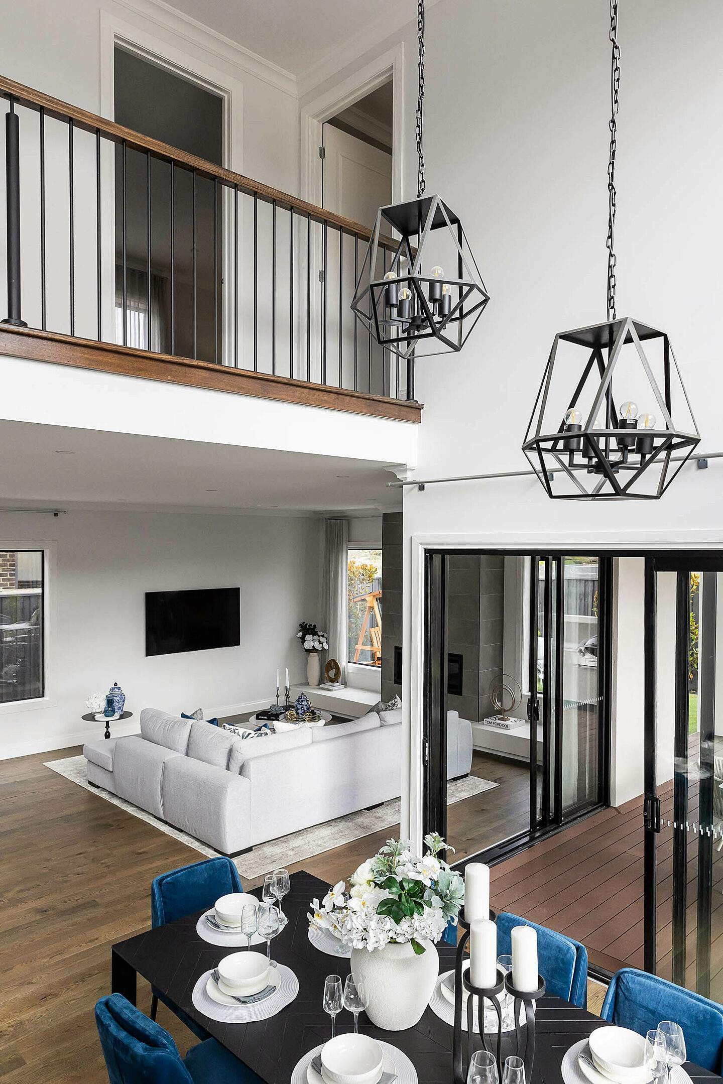 KNGB2463 Kingsbridge Bankside details 030 1