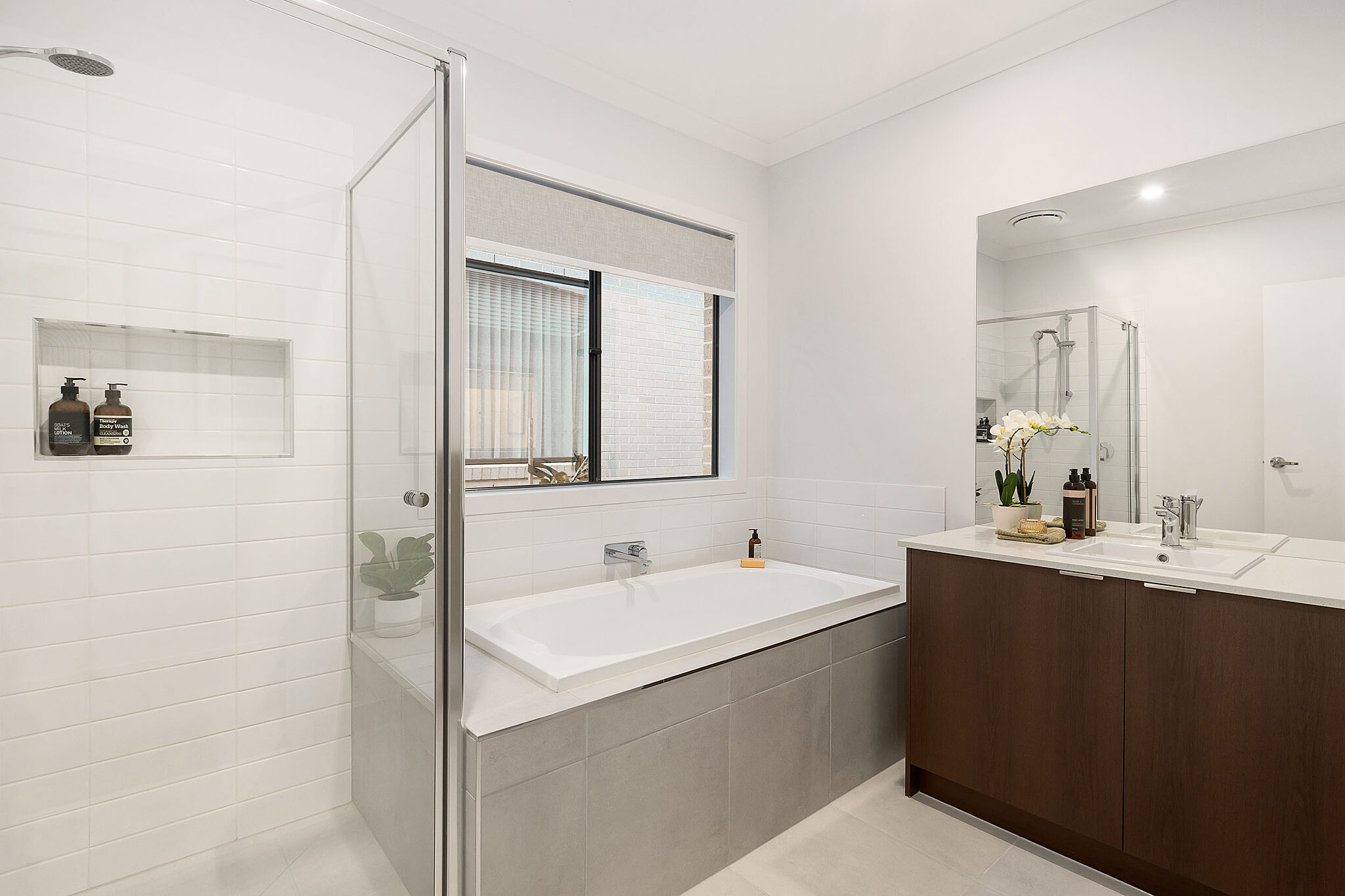 KNGB609297 Berkeley 28 Heros 097