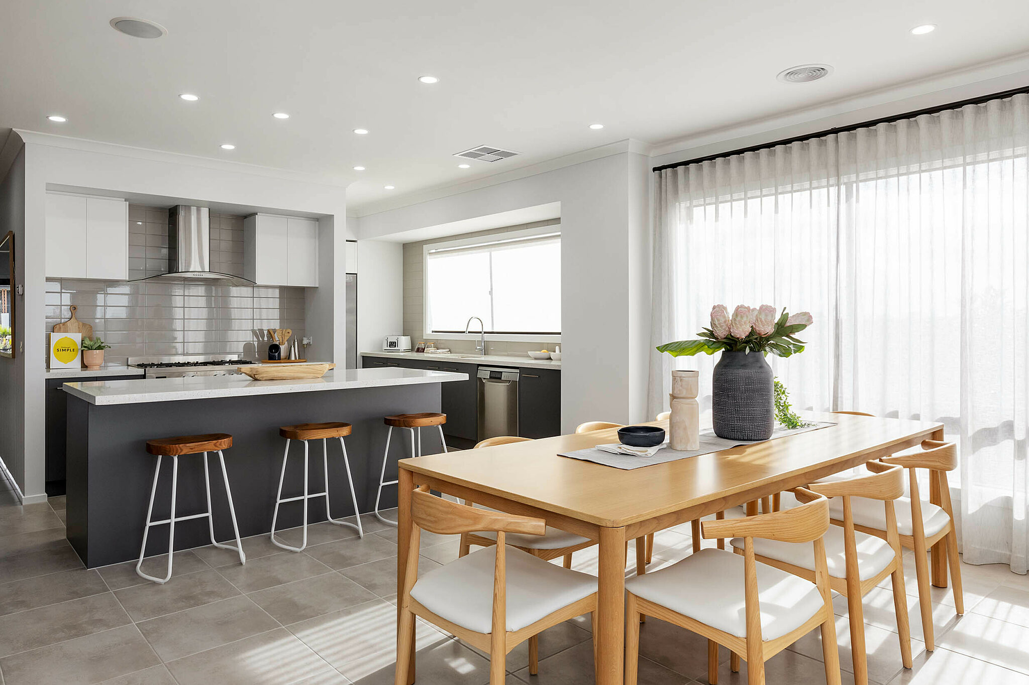 Stanley26 Heroes Kingsbridge 8