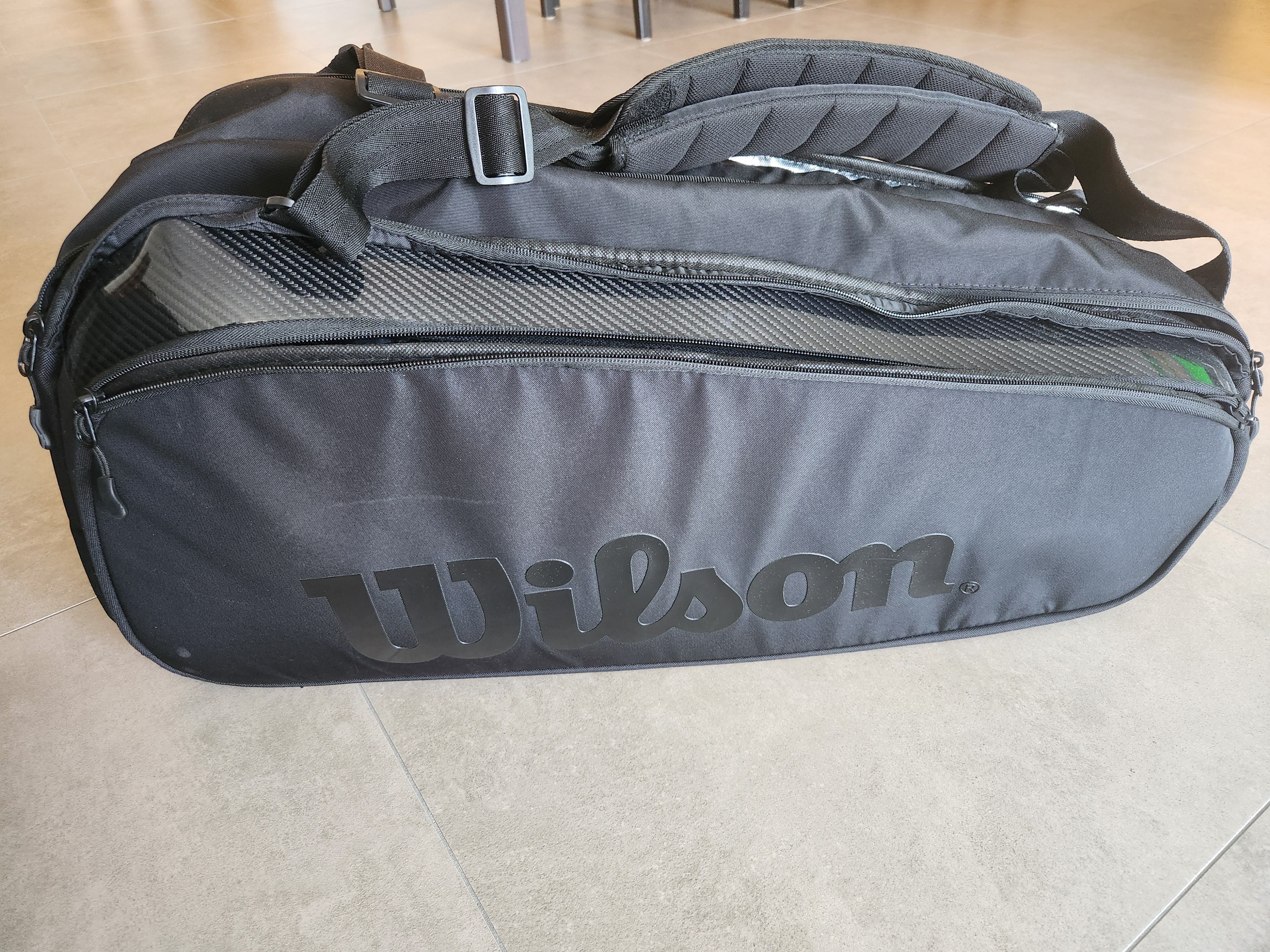 Wilson tennis bag (6 racquets)