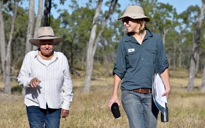 Grazier Judy Fordham (left) and Rae Schlecht, DES.