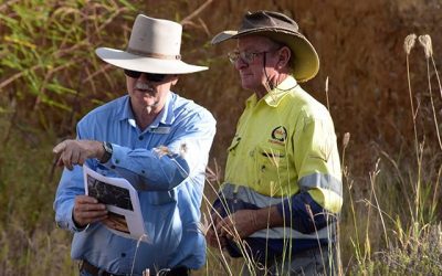 Bob Shepherd, DAF, and Stanley Fordham, of Emohruo, discussing gully remediation methods.