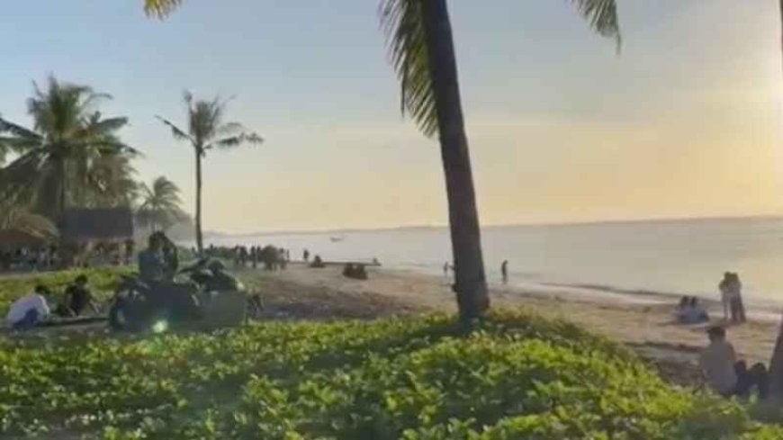 Pantai Sunrise Land Lombok Ramai Dikunjungi Saat Libur Sekolah