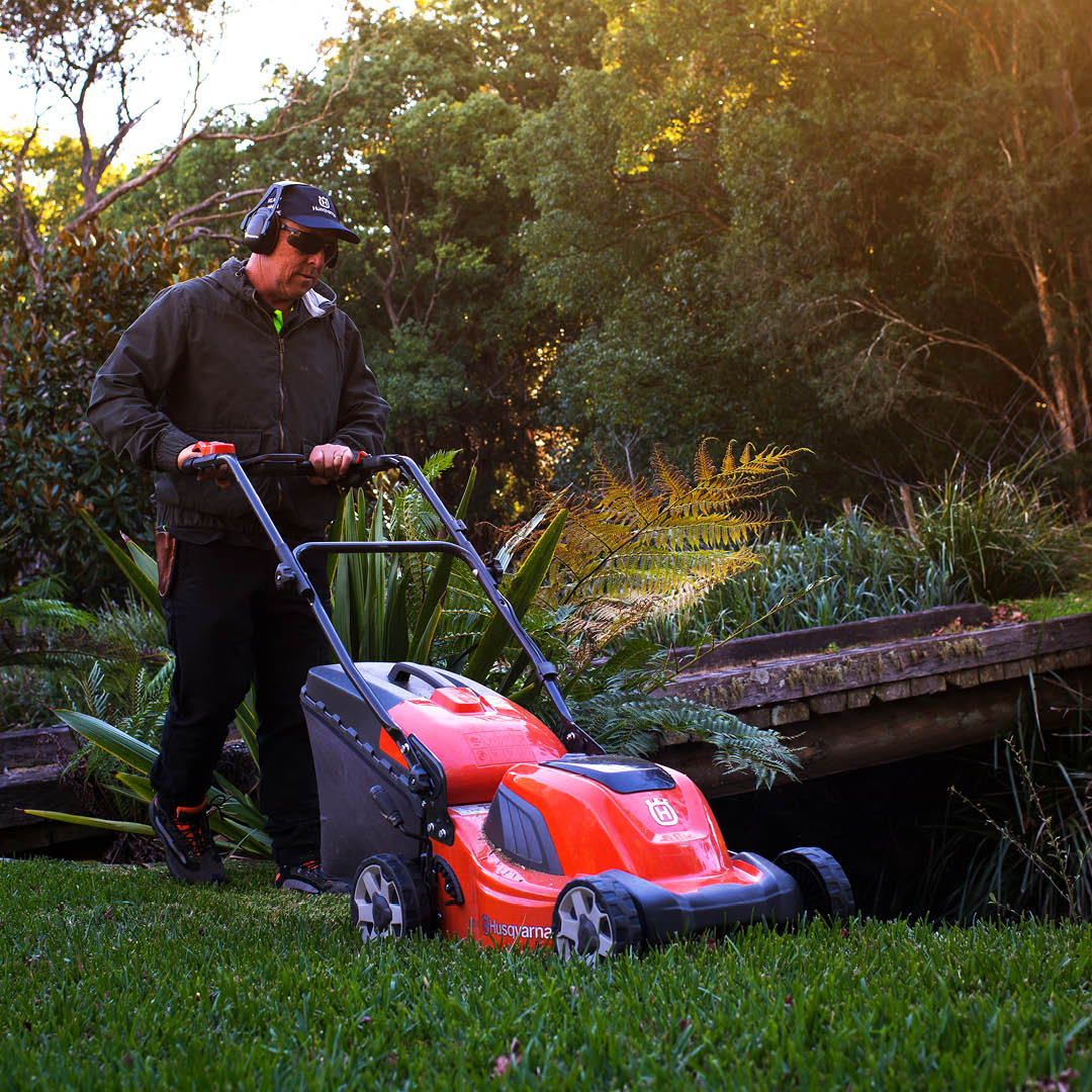 Kew mower service sale