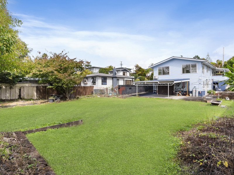 Open yard with 3.5m wide drive way access