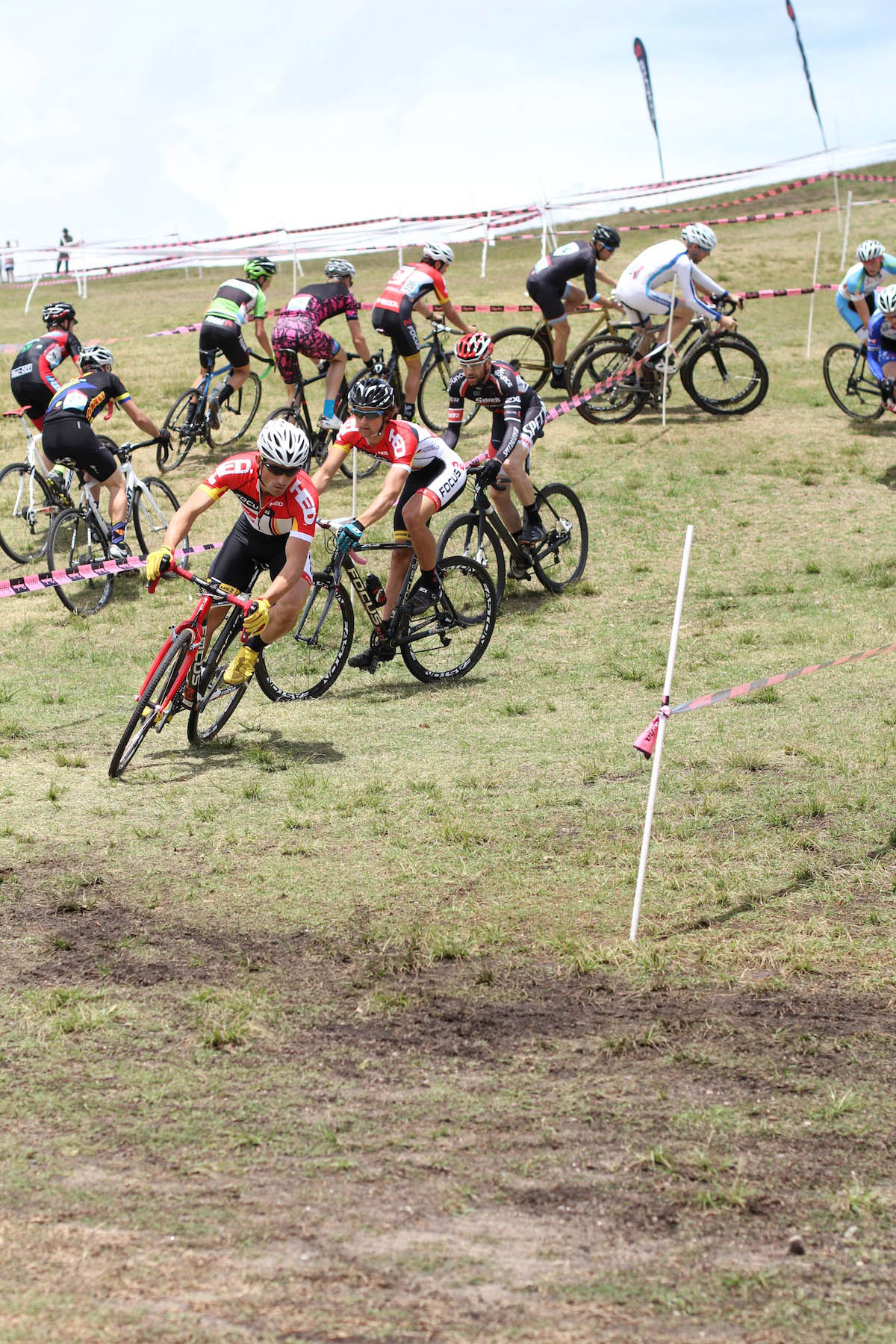 Second corner, first lap of the elite race. 