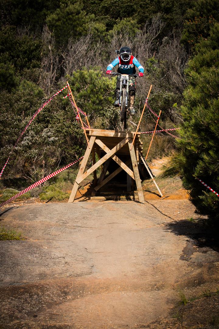 Winner Jordan Prochyra on the biggest drop of the track onto granite. No B lines. Go Big or Go Home.