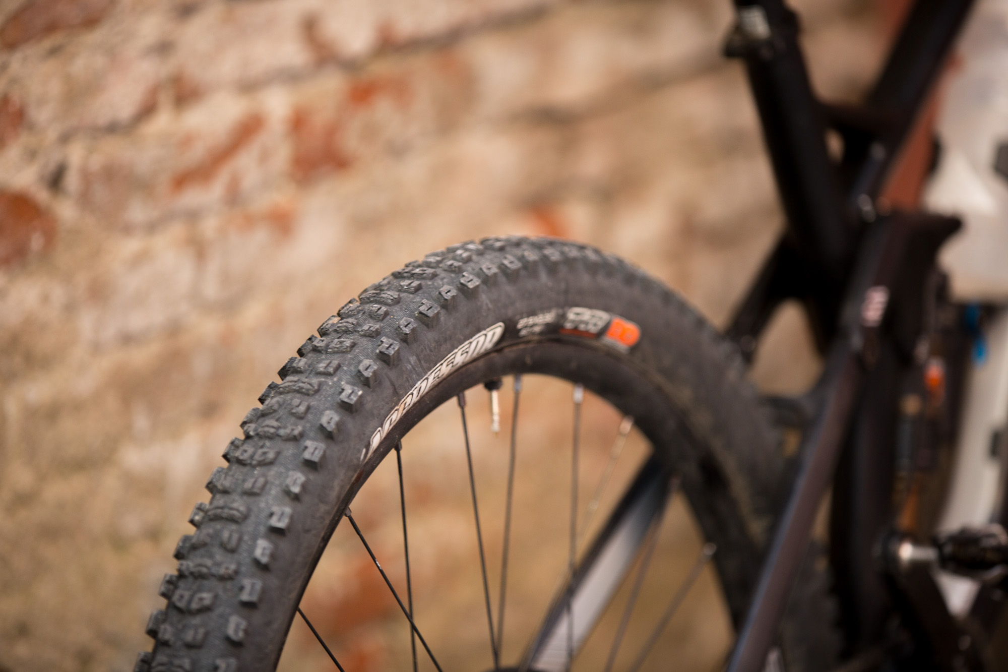 Maxxis aggressor best sale 27.5 review