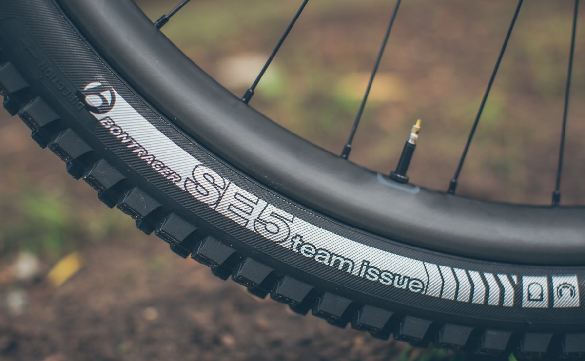 The SE5 only comes in a 2.3" width, which we think is a real shame.