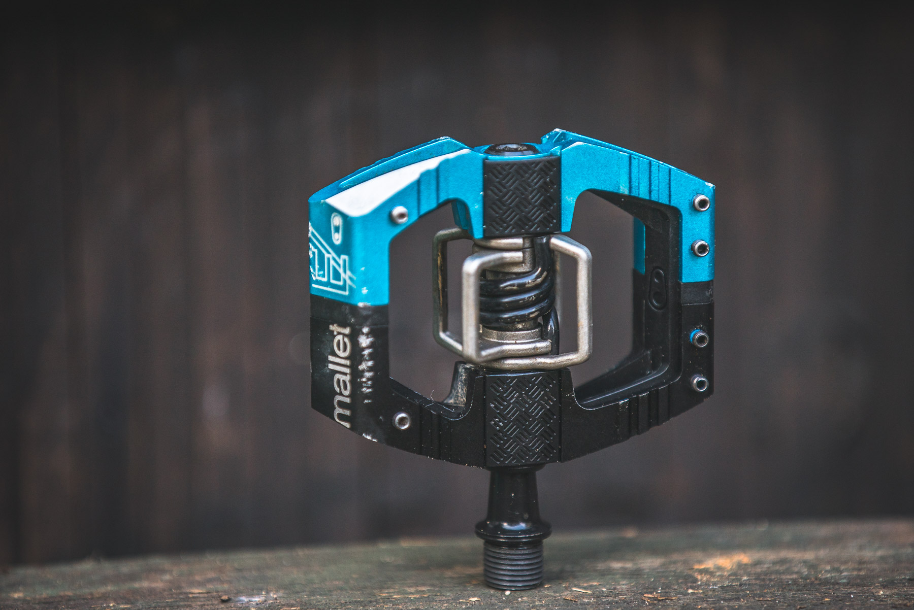 geur beschaving Spotlijster Head To Head: Shimano XT Trail vs Crankbrothers Mallet E