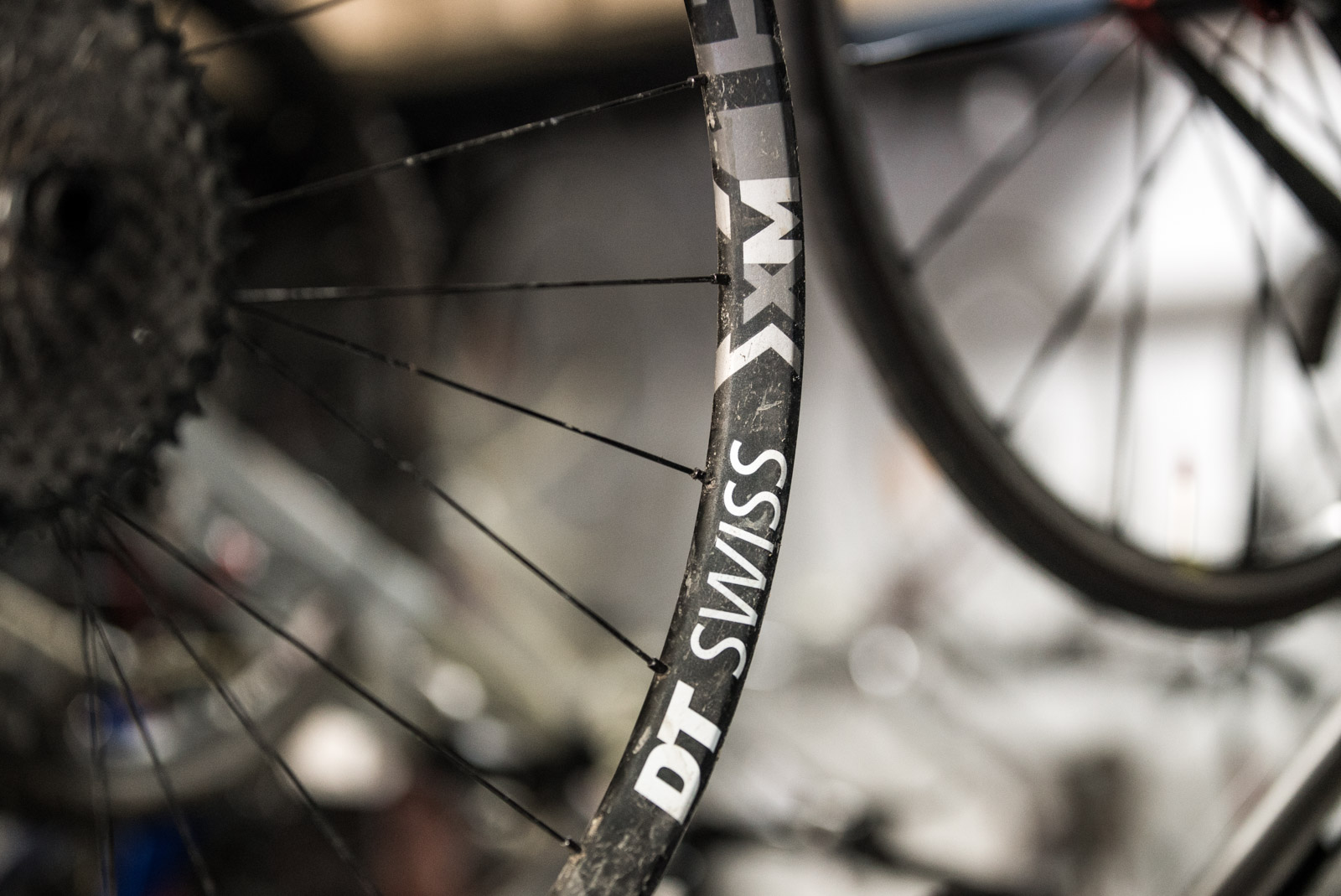 Dt swiss xm 1501 spline hot sale 27.5 wheelset