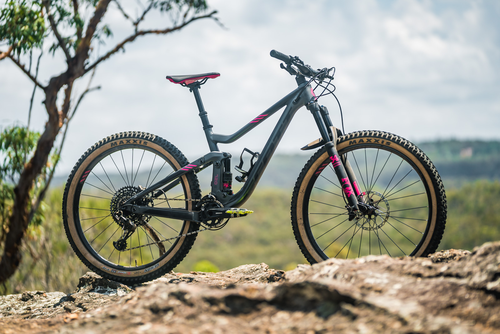 2018 scott genius 720 hot sale specs