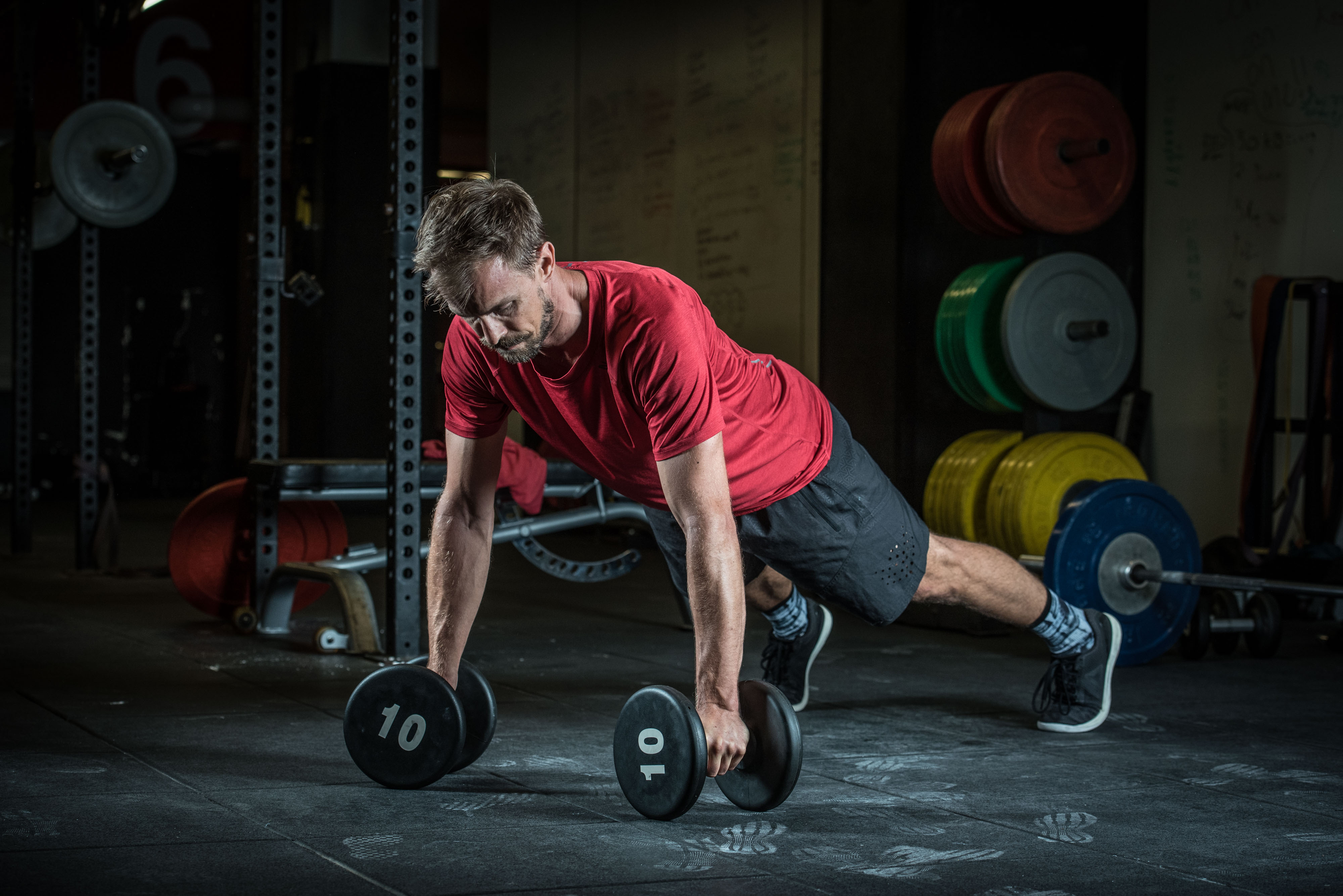 Push up row with weights are are an important downhill and enduro training technique