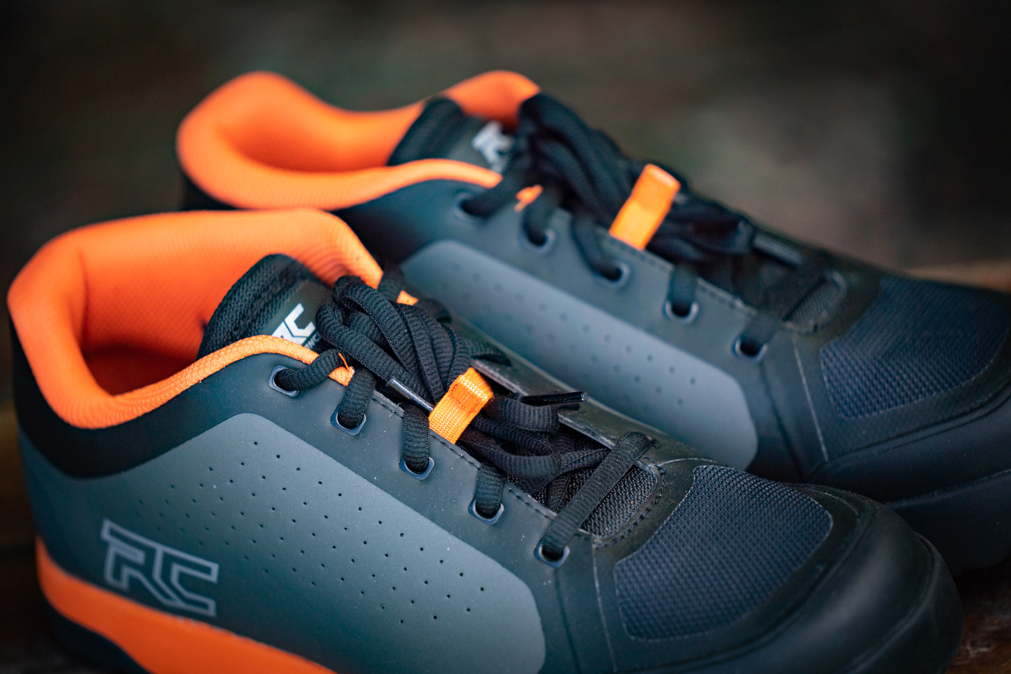 Flow's Fresh Produce New Carbon Wheels, Flat Pedal Shoes & More!