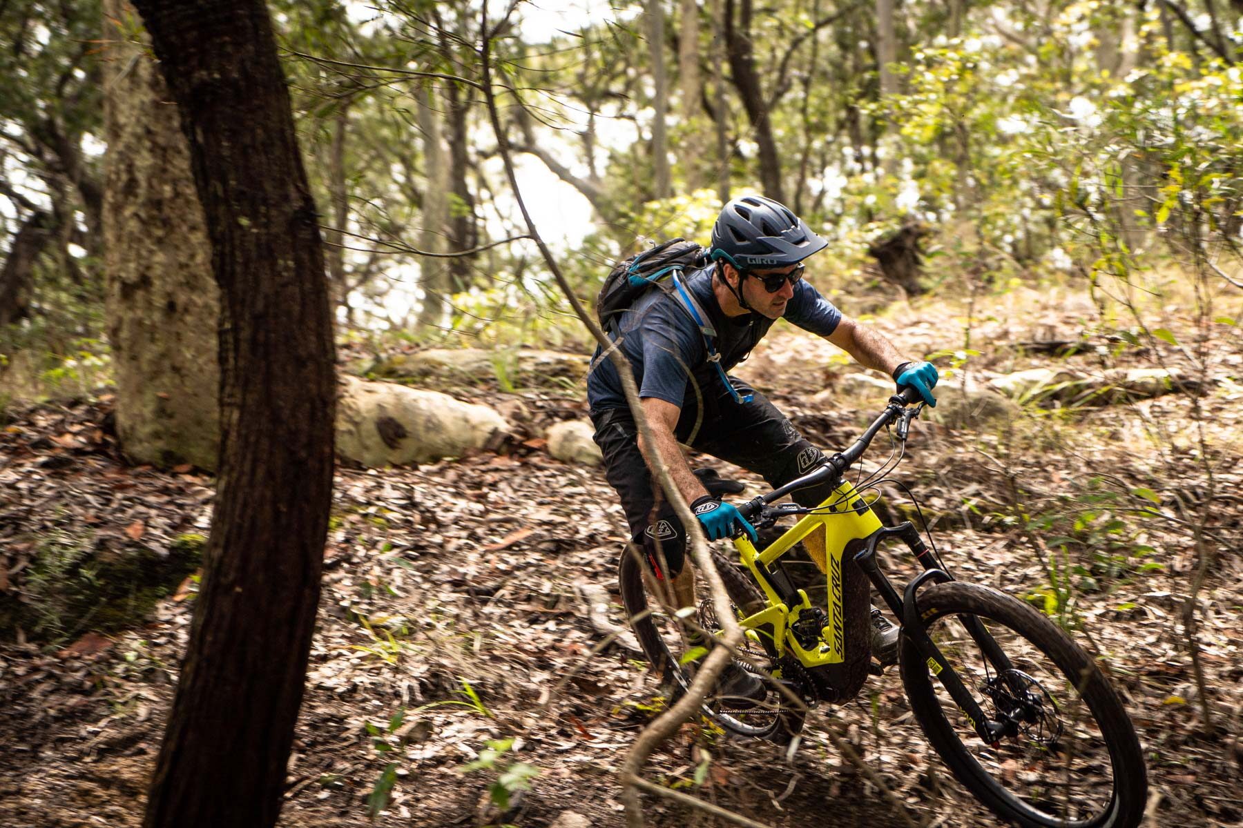 First Ride Review | 2020 Santa Cruz Heckler CC - R 27.5
