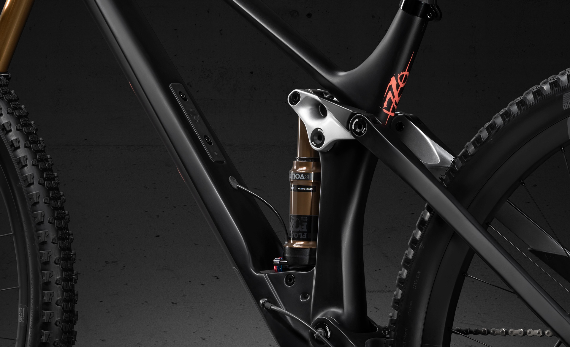 First Look The new YT IZZO CF is YT's lightest full suspension bike ever