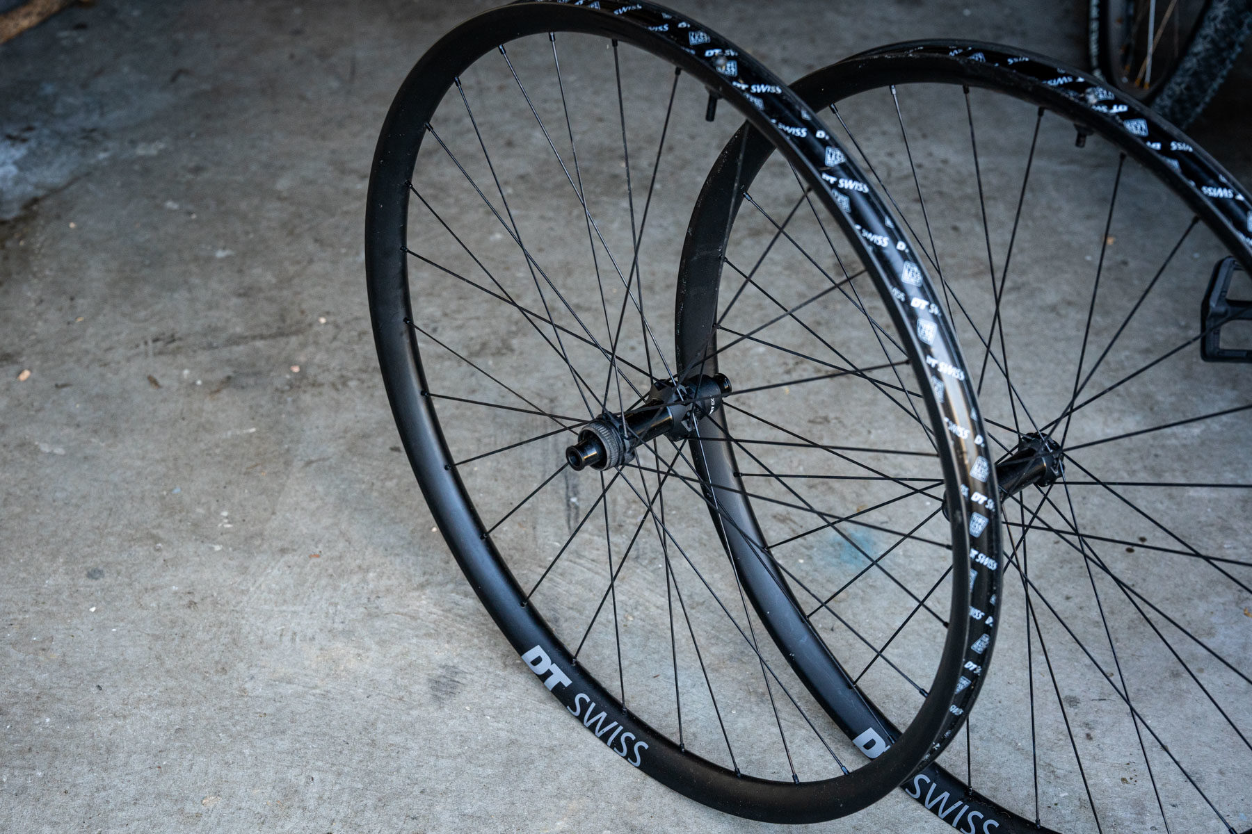 dt swiss xrc 1200 spline 30 carbon wheels