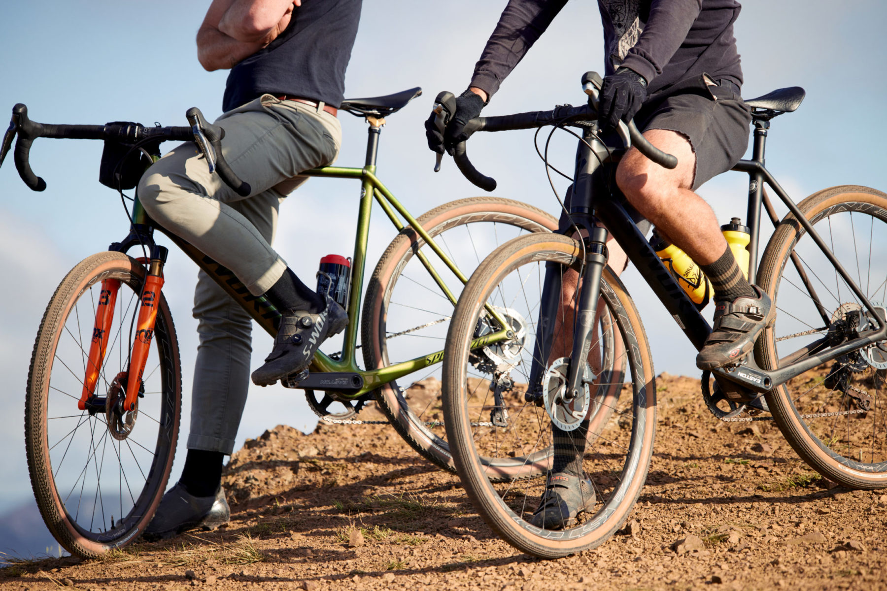 Gravel bike suspension clearance fork