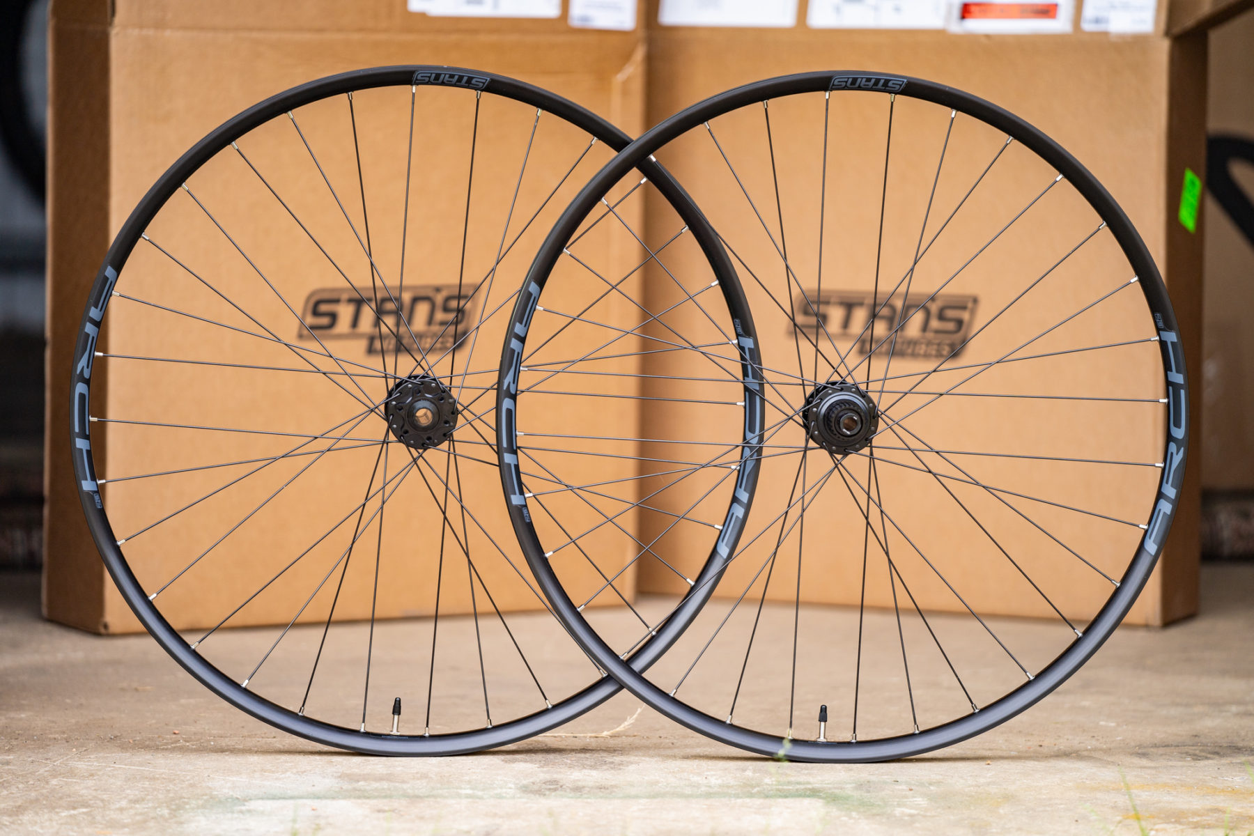 stan's notubes arch s2 wheels