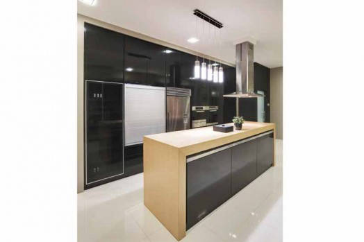 Sleek-&-Glossy_Kitchen_3D-Innovative