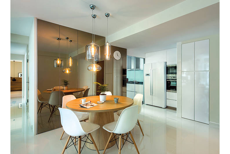 Thanks to the subtle design elements, this HDB flat looks like a luxurious condo