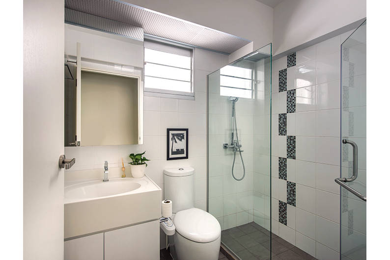 Thanks to the subtle design elements, this HDB flat looks like a luxurious condo