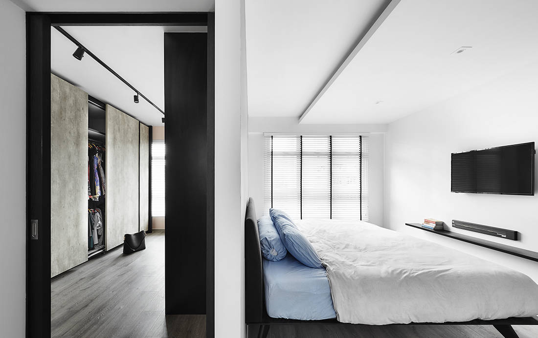 One newly married couple, with two very different design preferences. How will this end?