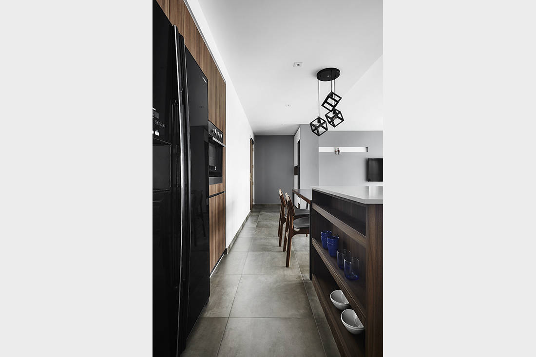 One newly married couple, with two very different design preferences. How will this end?