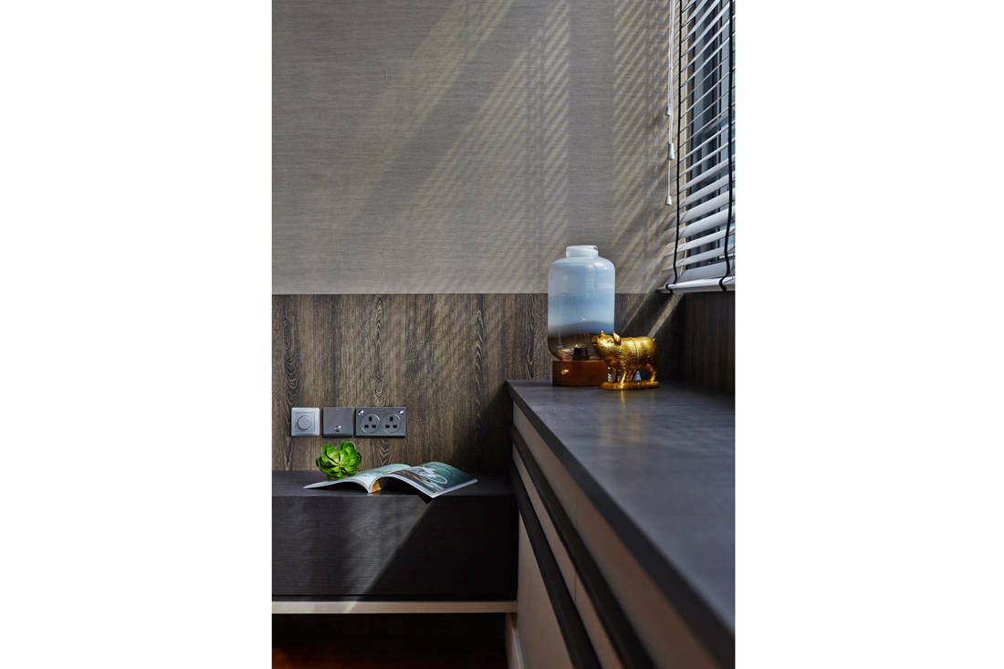 This stylish apartment exemplifies that you can’t go wrong with sleek lines and crisp aesthetics