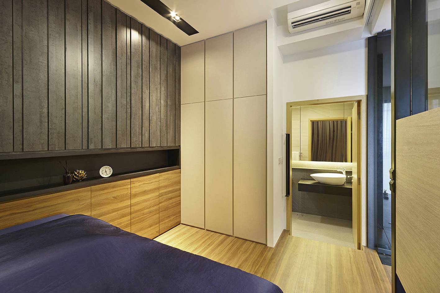 Bedroom image